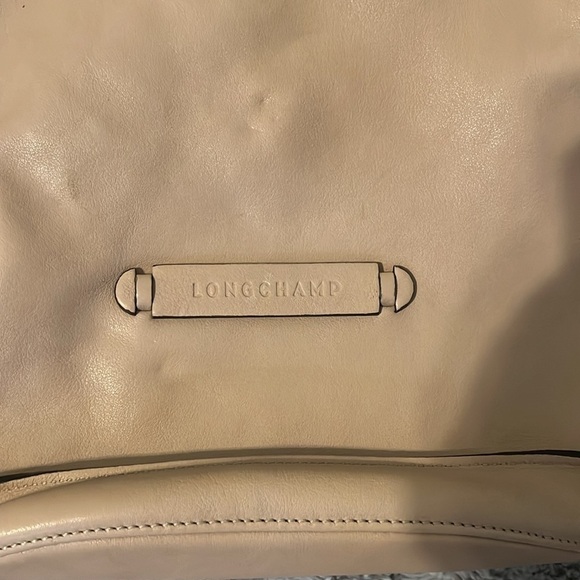 Longchamp classic leather cross body 3D bag in light beige - Picture 4 of 16
